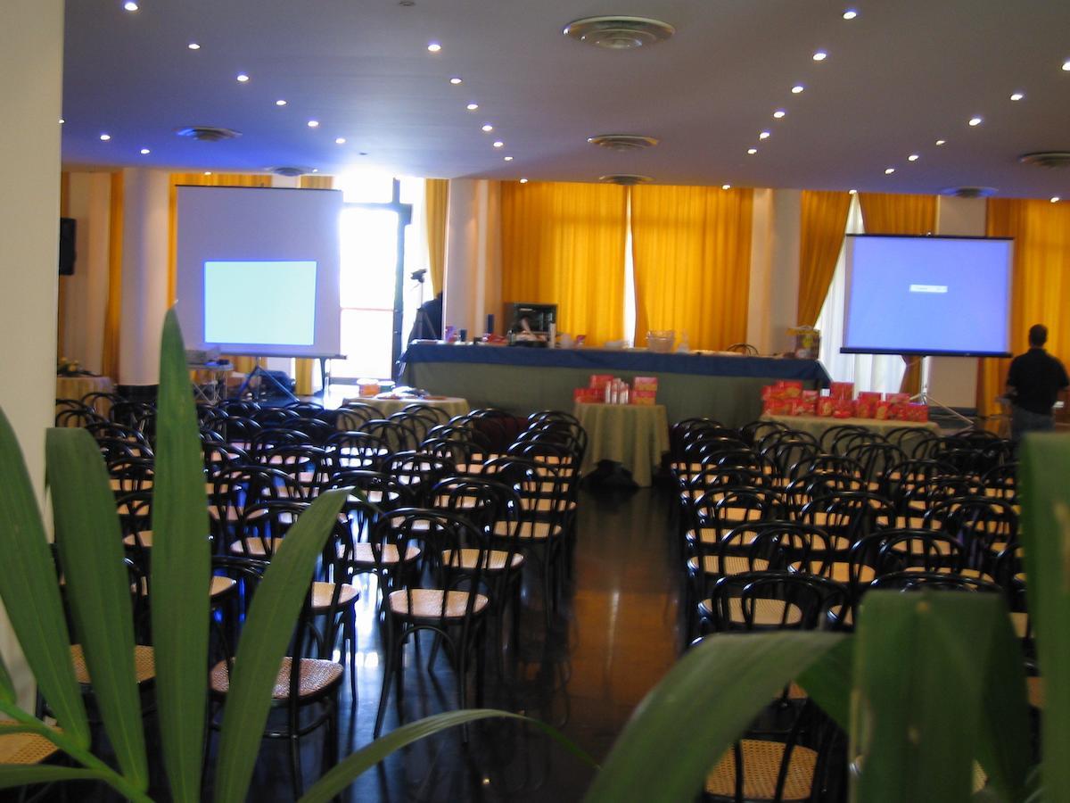 Hotel De La Ville & Centro Congressi ベネヴェント エクステリア 写真