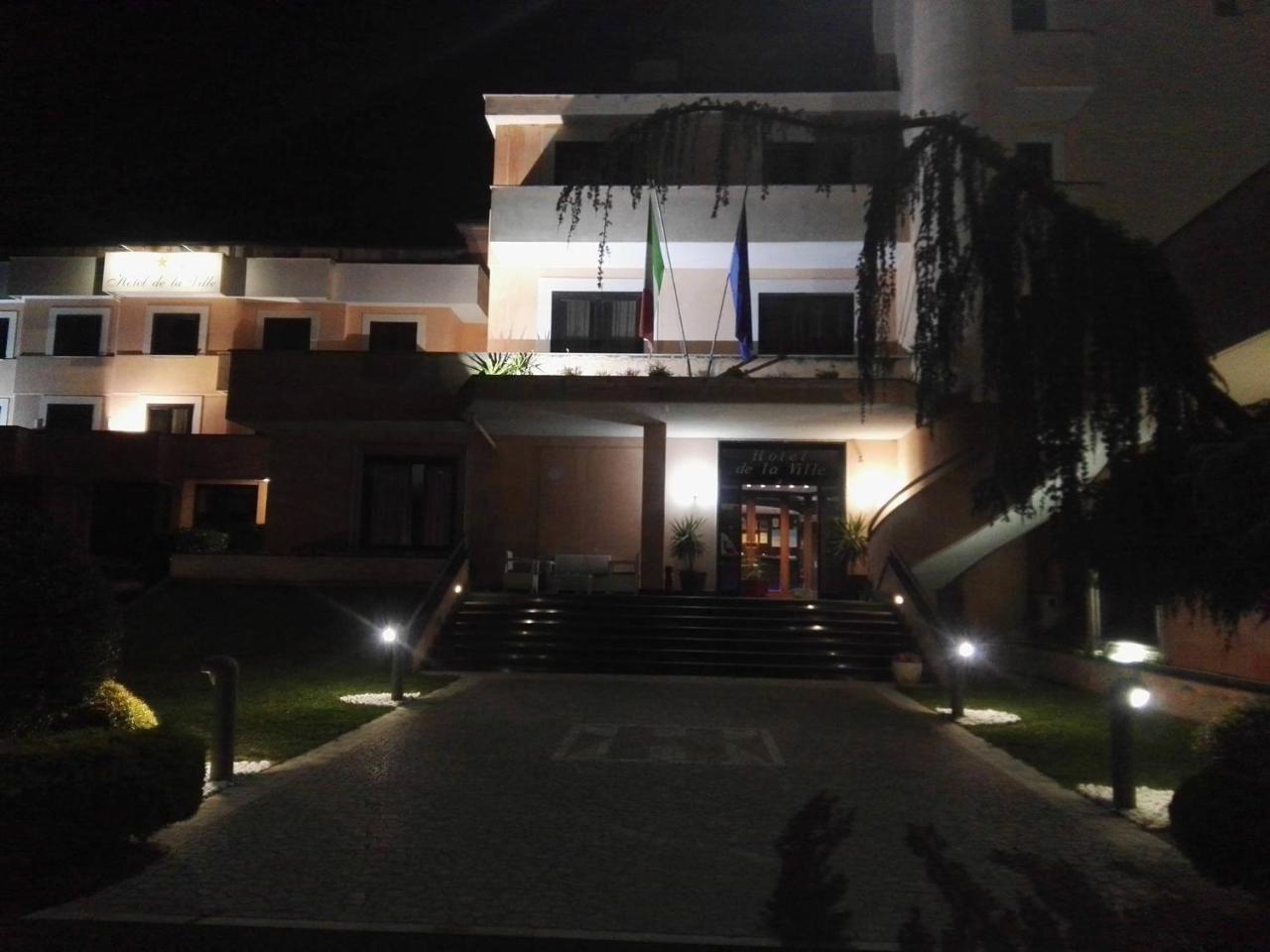 Hotel De La Ville & Centro Congressi ベネヴェント エクステリア 写真